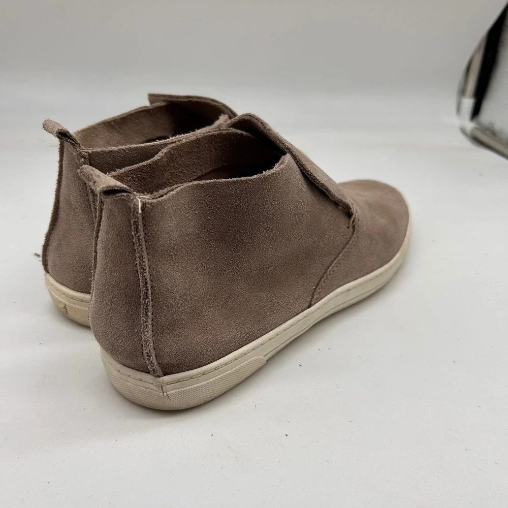 DV Dolce Vita Womens 8.5 Taupe Suede‎ Slip On Chukka Sneaker Boots